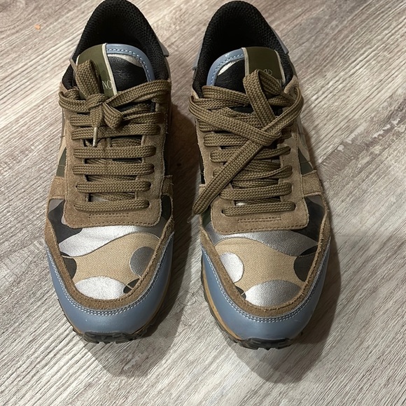 Valentino Rockrunner Camo Sneakers Size 6.5! - Picture 2 of 9